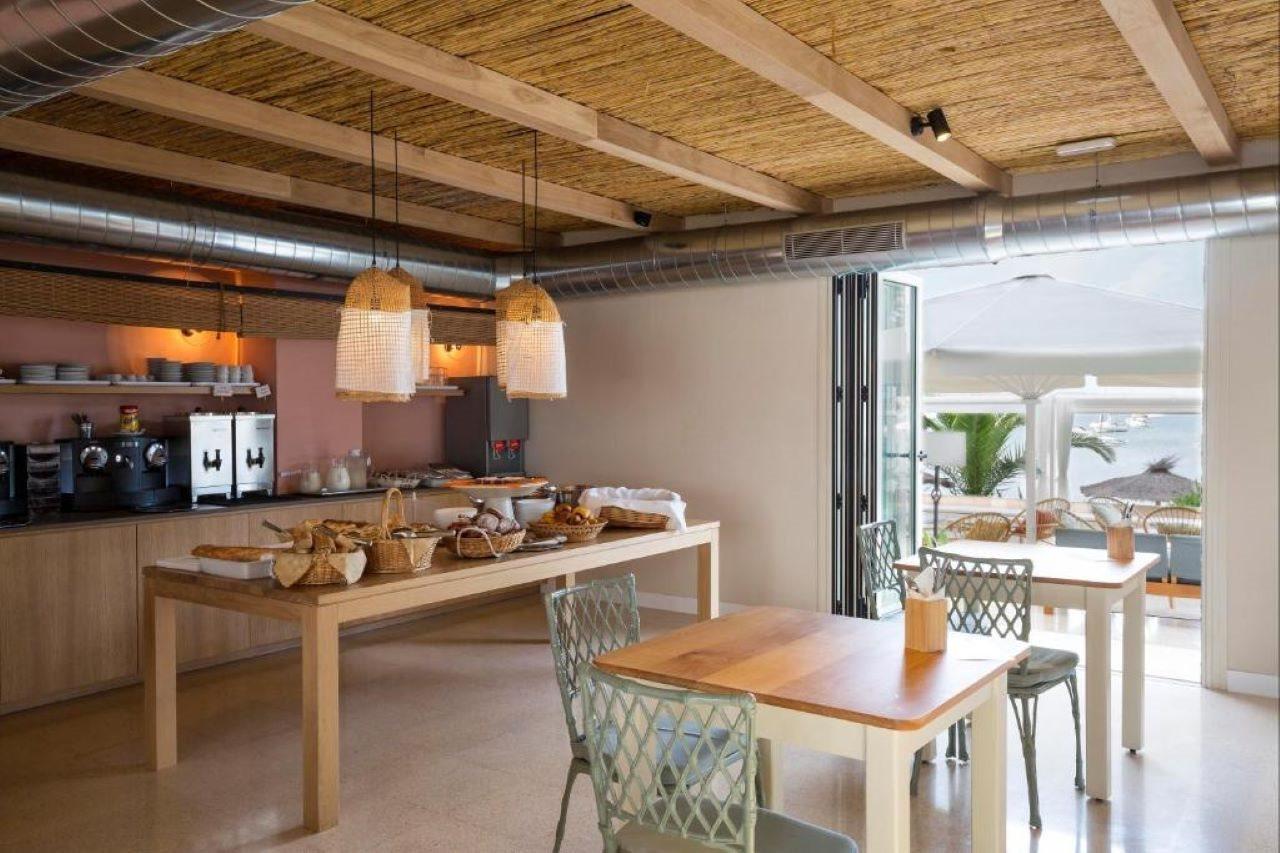 Hostal La Savina 외부 사진