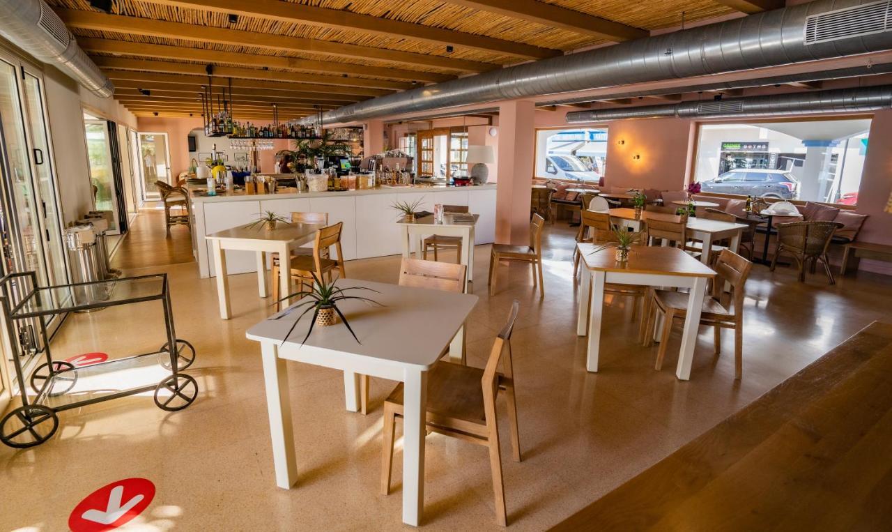 Hostal La Savina 외부 사진
