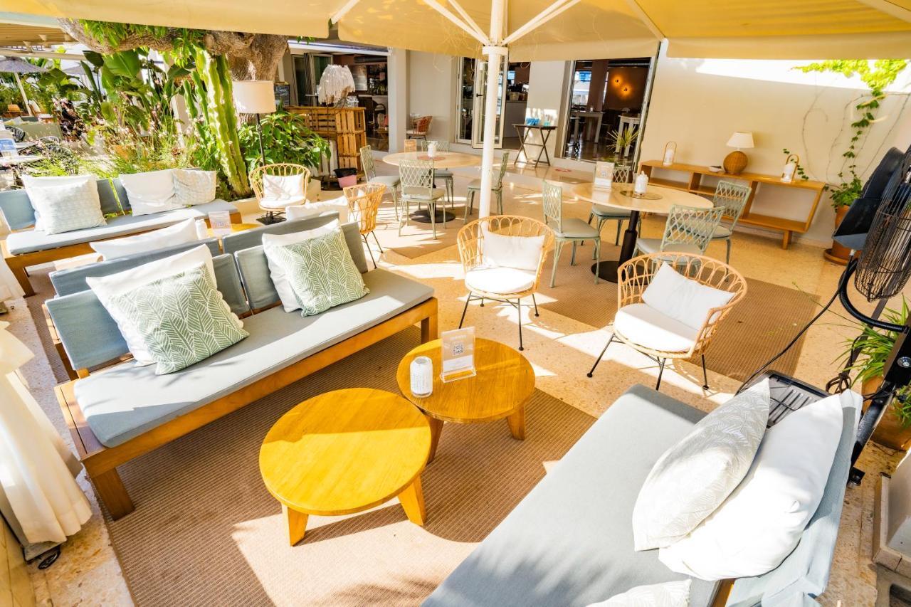 Hostal La Savina 외부 사진