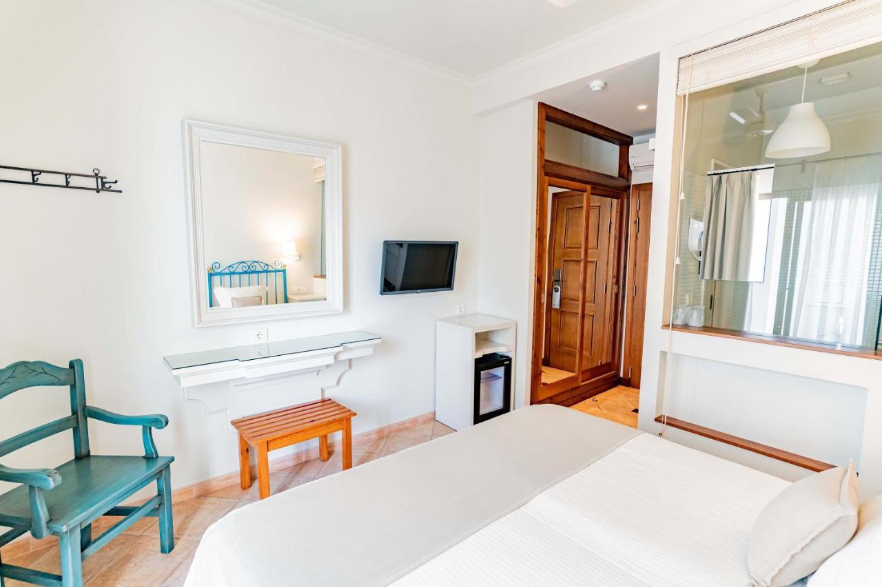 Hostal La Savina 외부 사진